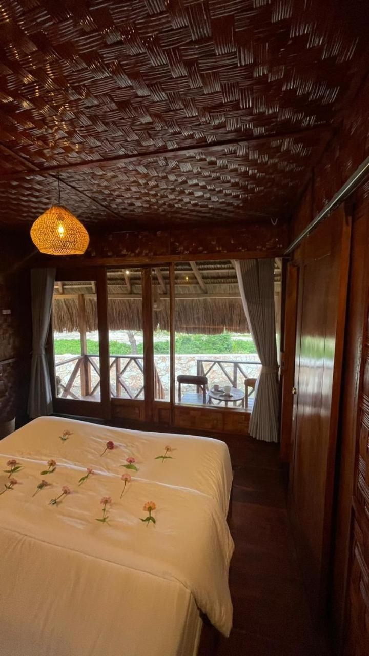 Three Queen Villa And Homestay Waikabubak Eksteriør billede