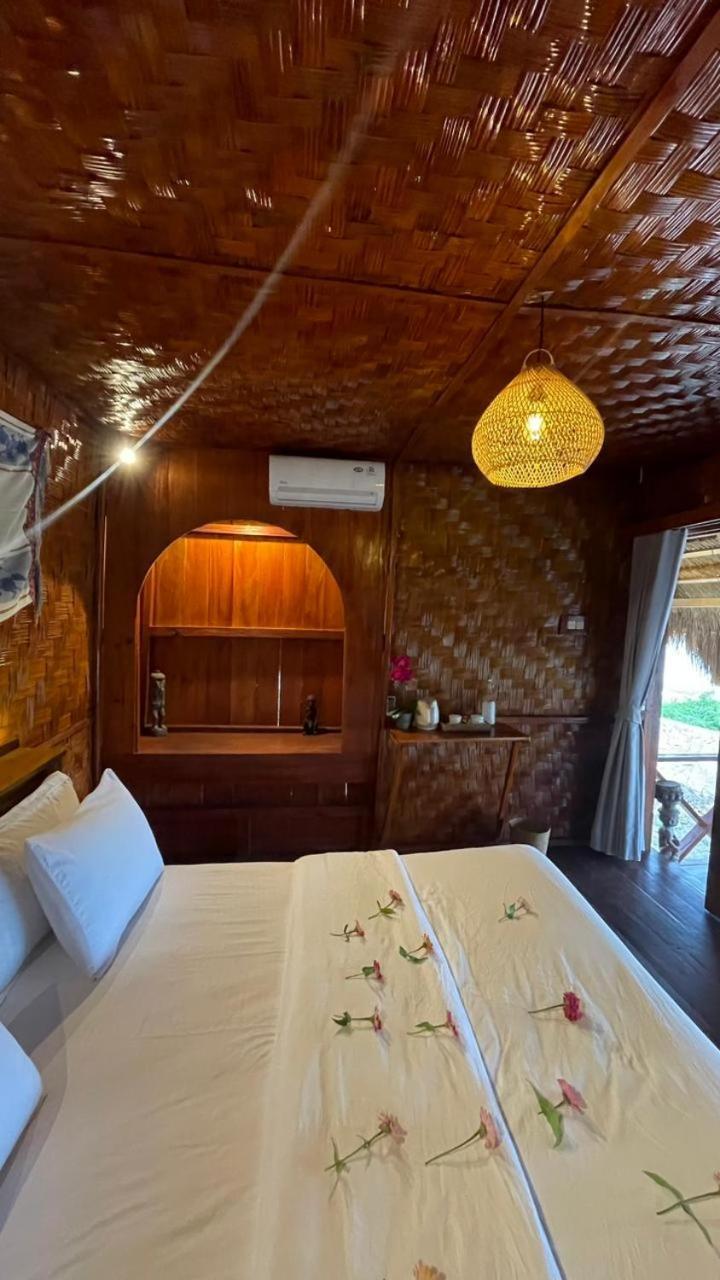 Three Queen Villa And Homestay Waikabubak Eksteriør billede
