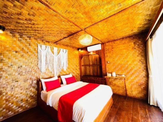 Three Queen Villa And Homestay Waikabubak Eksteriør billede