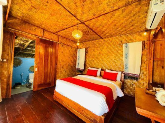 Three Queen Villa And Homestay Waikabubak Eksteriør billede